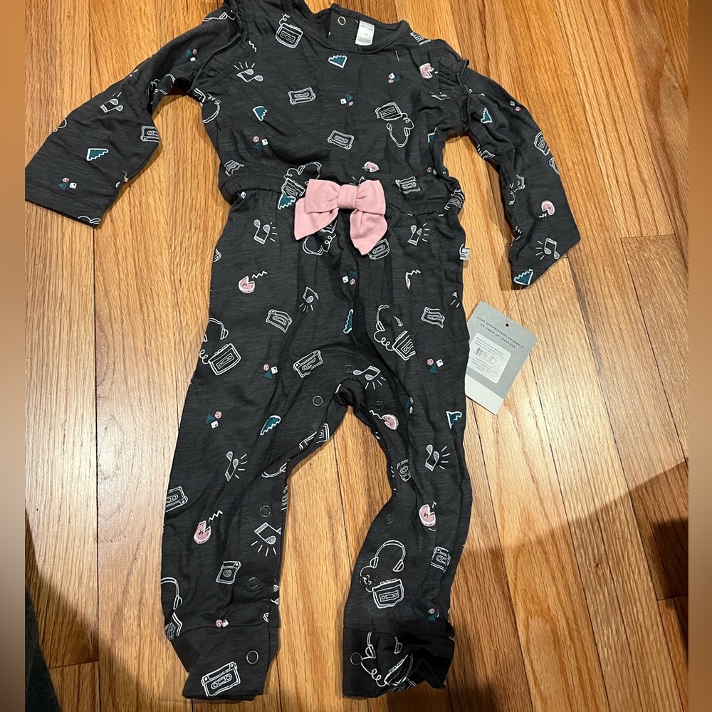 Charming Kids One Piece Bodysuit Jumpsuit NWT 12 months